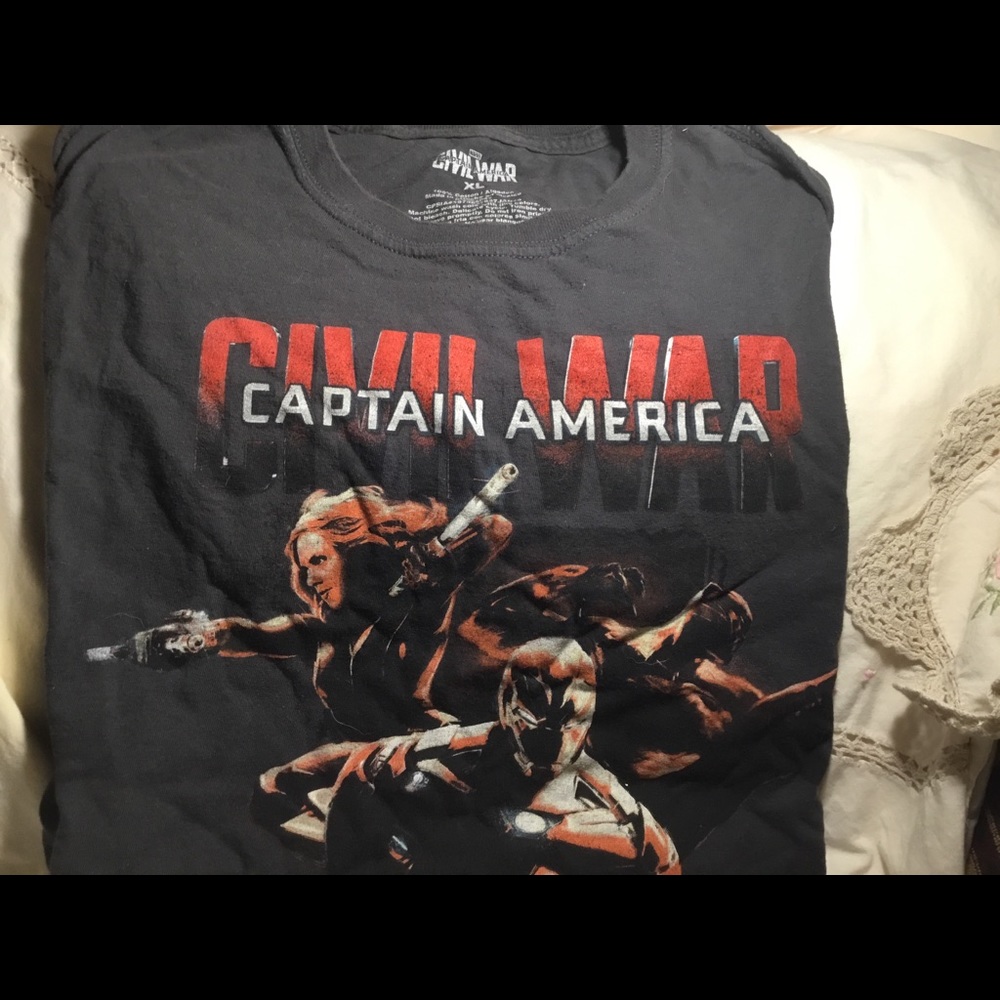 Marvel Civil War Captain America T-shirt XL